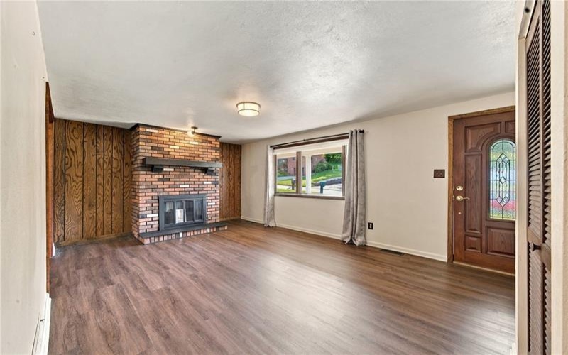 136 Sunrise Dr, Irwin, 15642, 3 Bedroom Bedrooms, 9 Room Rooms,2 BathroomBathrooms,Residential,For Sale,Sunrise Dr,1774648