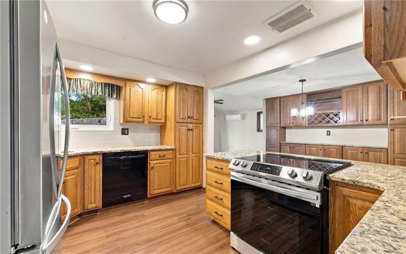 136 Sunrise Dr, Irwin, 15642, 3 Bedroom Bedrooms, 9 Room Rooms,2 BathroomBathrooms,Residential,For Sale,Sunrise Dr,1774648