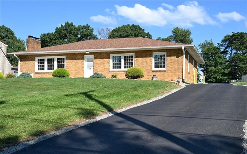 236 California Rd, Brownsville, 15417, 2 Bedroom Bedrooms, 6 Room Rooms,1 BathroomBathrooms,Residential,For Sale,California Rd,1774805