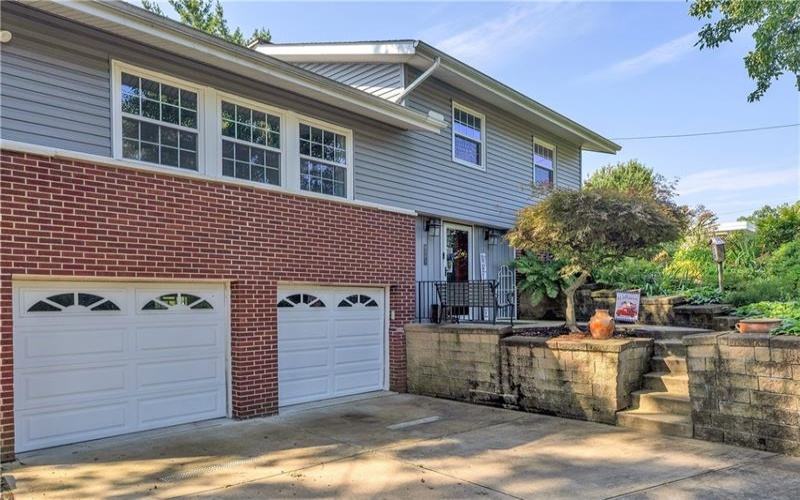 4283 Sky Vue Drive, Murrysville, 15668, 3 Bedroom Bedrooms, 10 Room Rooms,1.1 BathroomBathrooms,Residential,For Sale,Sky Vue Drive,1774871