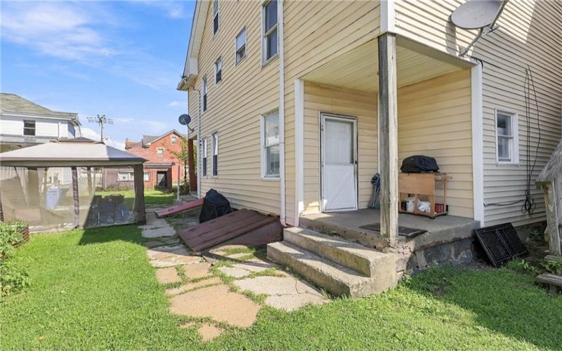 904-906 Pittsburgh St, Connellsville, 15425, ,Multi-unit,For Sale,Pittsburgh St,1774963