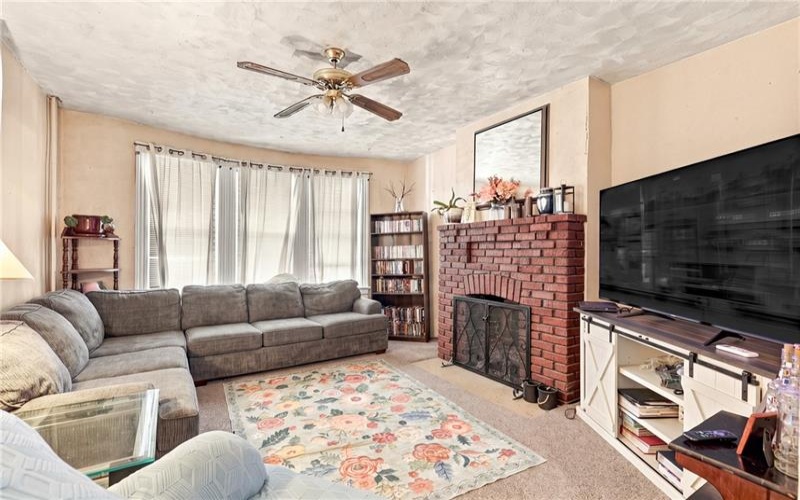 904-906 Pittsburgh St, Connellsville, 15425, ,Multi-unit,For Sale,Pittsburgh St,1774963
