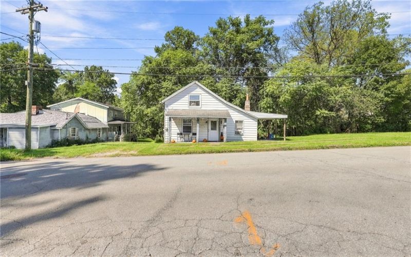 416 Snyder St, Connellsville, 15425, 2 Bedroom Bedrooms, ,1 BathroomBathrooms,Residential,For Sale,Snyder St,1774964