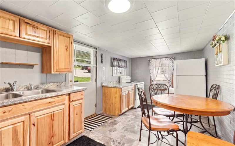 416 Snyder St, Connellsville, 15425, 2 Bedroom Bedrooms, ,1 BathroomBathrooms,Residential,For Sale,Snyder St,1774964