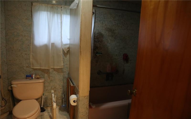 24 Glad St, Daisytown, 15427, 6 Bedroom Bedrooms, 9 Room Rooms,2 BathroomBathrooms,Residential,For Sale,Glad St,1775041