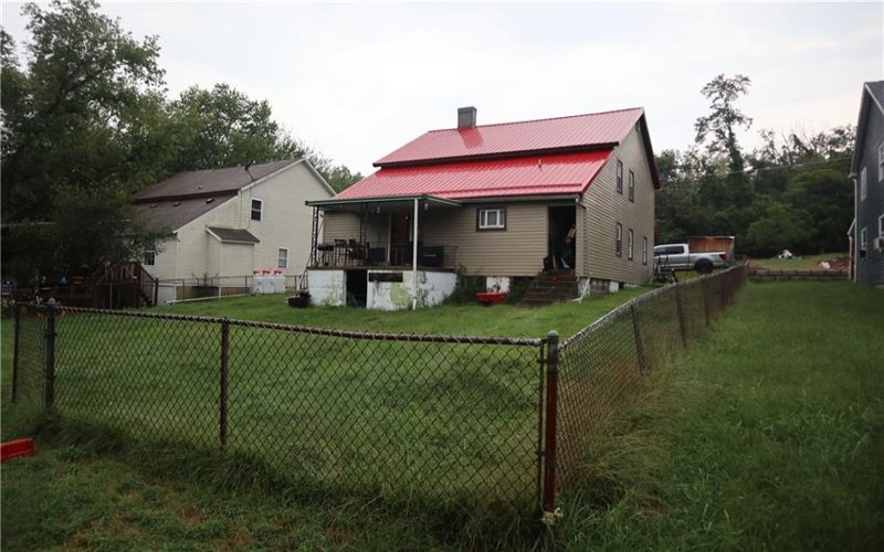24 Glad St, Daisytown, 15427, 6 Bedroom Bedrooms, 9 Room Rooms,2 BathroomBathrooms,Residential,For Sale,Glad St,1775041