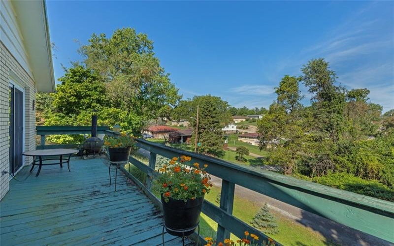 910 White Drive, Donora, 15033, 4 Bedroom Bedrooms, 12 Room Rooms,3 BathroomBathrooms,Residential,For Sale,White Drive,1775080