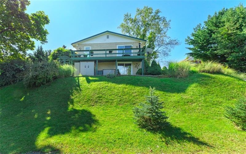 910 White Drive, Donora, 15033, 4 Bedroom Bedrooms, 12 Room Rooms,3 BathroomBathrooms,Residential,For Sale,White Drive,1775080