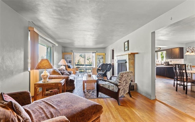 910 White Drive, Donora, 15033, 4 Bedroom Bedrooms, 12 Room Rooms,3 BathroomBathrooms,Residential,For Sale,White Drive,1775080
