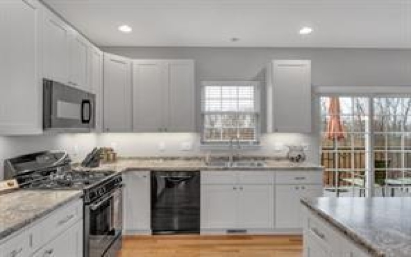 590 Chesnic Drive, Canonsburg, 15317, 3 Bedroom Bedrooms, 7 Room Rooms,2.1 BathroomBathrooms,Residential,For Sale,Chesnic Drive,1775083