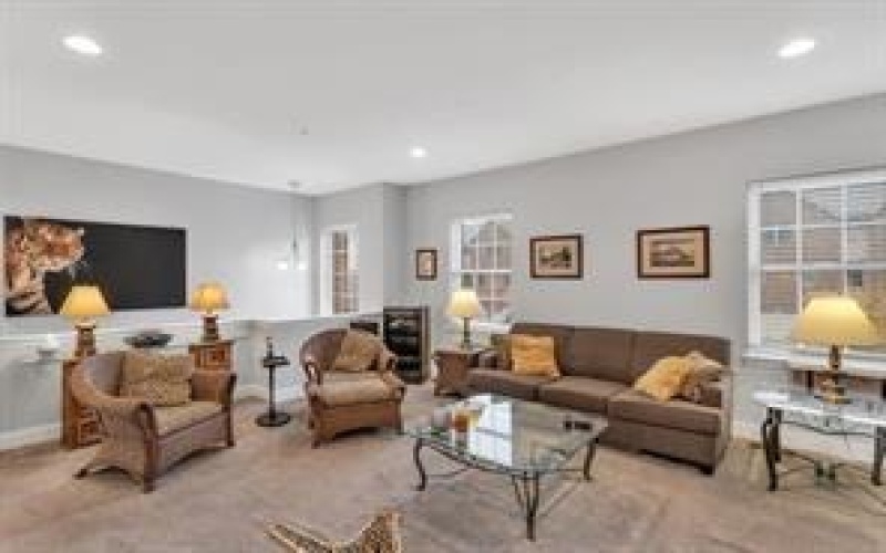 590 Chesnic Drive, Canonsburg, 15317, 3 Bedroom Bedrooms, 7 Room Rooms,2.1 BathroomBathrooms,Residential,For Sale,Chesnic Drive,1775083