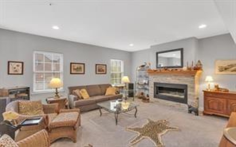 590 Chesnic Drive, Canonsburg, 15317, 3 Bedroom Bedrooms, 7 Room Rooms,2.1 BathroomBathrooms,Residential,For Sale,Chesnic Drive,1775083