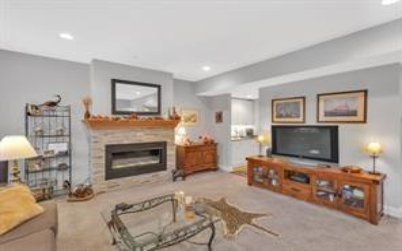 590 Chesnic Drive, Canonsburg, 15317, 3 Bedroom Bedrooms, 7 Room Rooms,2.1 BathroomBathrooms,Residential,For Sale,Chesnic Drive,1775083