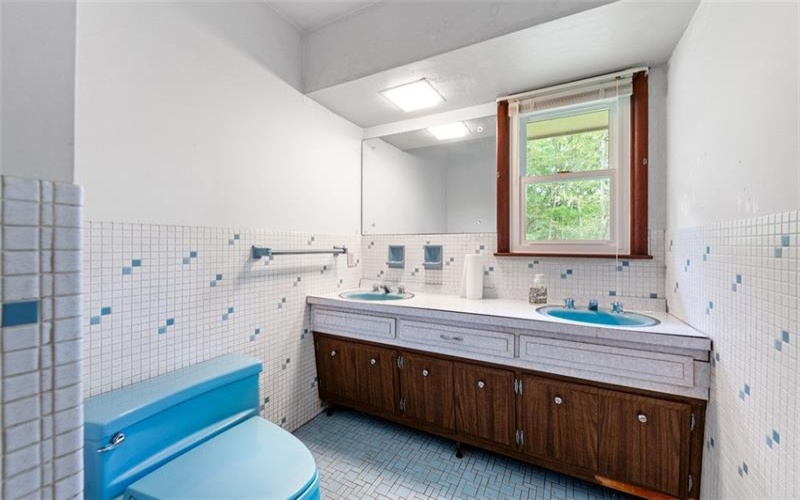 4940 Northlawn Circle, Murrysville, 15668, 5 Bedroom Bedrooms, 12 Room Rooms,3 BathroomBathrooms,Residential,For Sale,Northlawn Circle,1775112