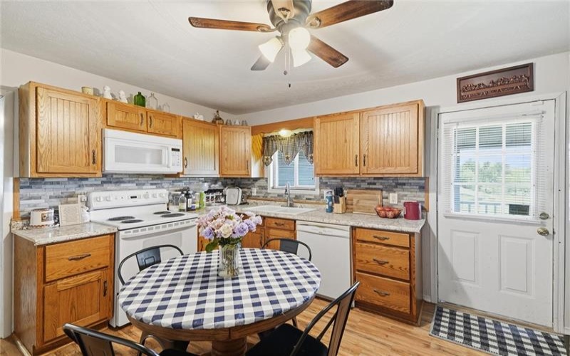 410 Walnut Hill Road, Uniontown, 15401, 2 Bedroom Bedrooms, 5 Room Rooms,1 BathroomBathrooms,Residential,For Sale,Walnut Hill Road,1774701