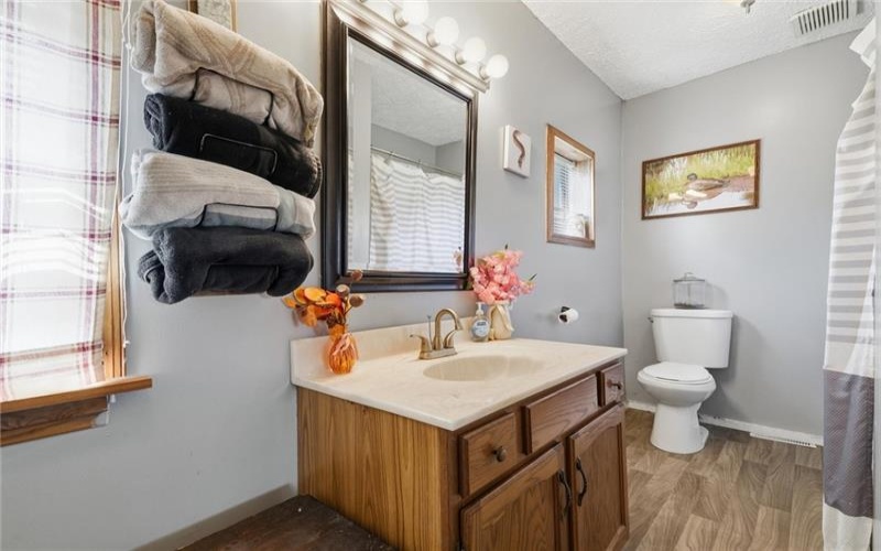 410 Walnut Hill Road, Uniontown, 15401, 2 Bedroom Bedrooms, 5 Room Rooms,1 BathroomBathrooms,Residential,For Sale,Walnut Hill Road,1774701