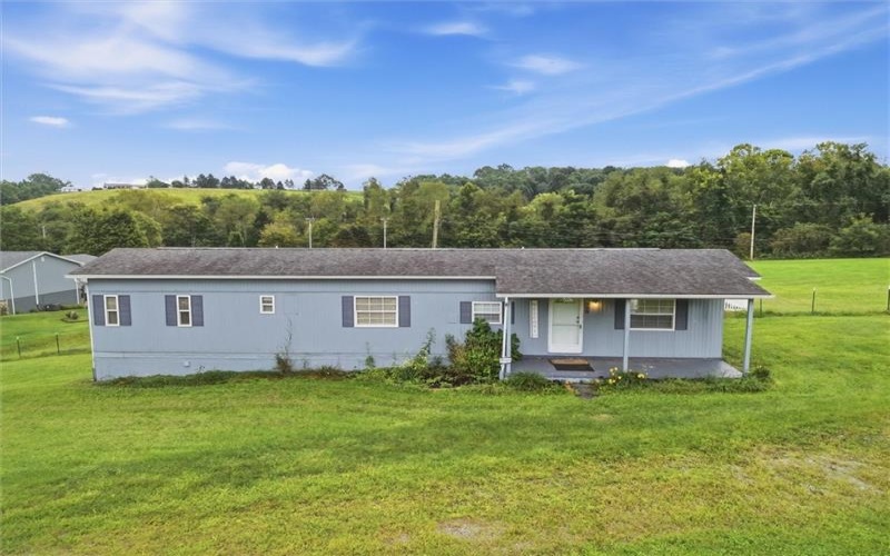 410 Walnut Hill Road, Uniontown, 15401, 2 Bedroom Bedrooms, 5 Room Rooms,1 BathroomBathrooms,Residential,For Sale,Walnut Hill Road,1774701