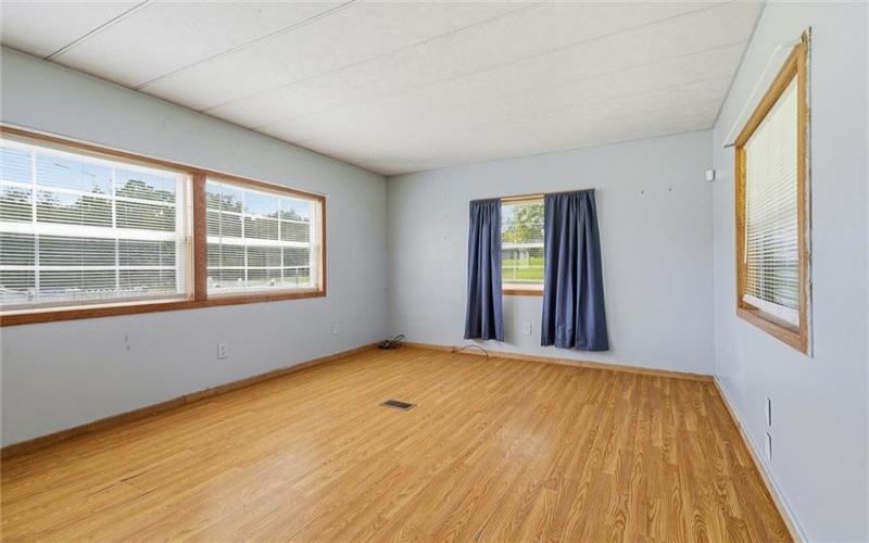 410 Walnut Hill Road, Uniontown, 15401, 2 Bedroom Bedrooms, 5 Room Rooms,1 BathroomBathrooms,Residential,For Sale,Walnut Hill Road,1774701