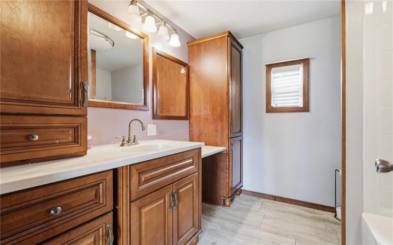 410 Walnut Hill Road, Uniontown, 15401, 2 Bedroom Bedrooms, 5 Room Rooms,1 BathroomBathrooms,Residential,For Sale,Walnut Hill Road,1774701