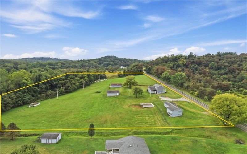 410 Walnut Hill Road, Uniontown, 15401, 2 Bedroom Bedrooms, 5 Room Rooms,1 BathroomBathrooms,Residential,For Sale,Walnut Hill Road,1774701