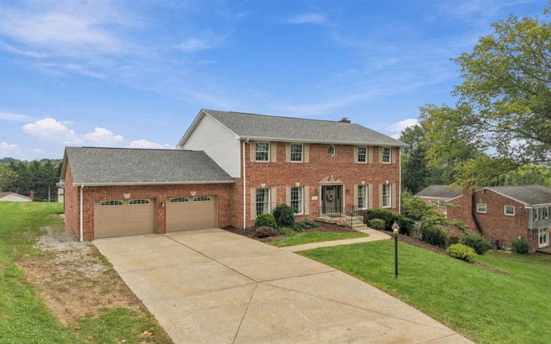 122 Highvue DRIVE, Venetia, 15367, 3 Bedroom Bedrooms, 11 Room Rooms,2.2 BathroomBathrooms,Residential,For Sale,Highvue,1775167
