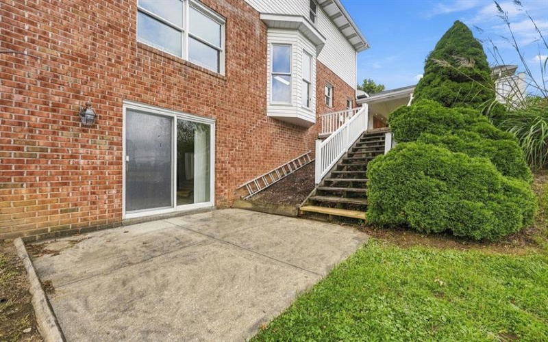 122 Highvue DRIVE, Venetia, 15367, 3 Bedroom Bedrooms, 11 Room Rooms,2.2 BathroomBathrooms,Residential,For Sale,Highvue,1775167