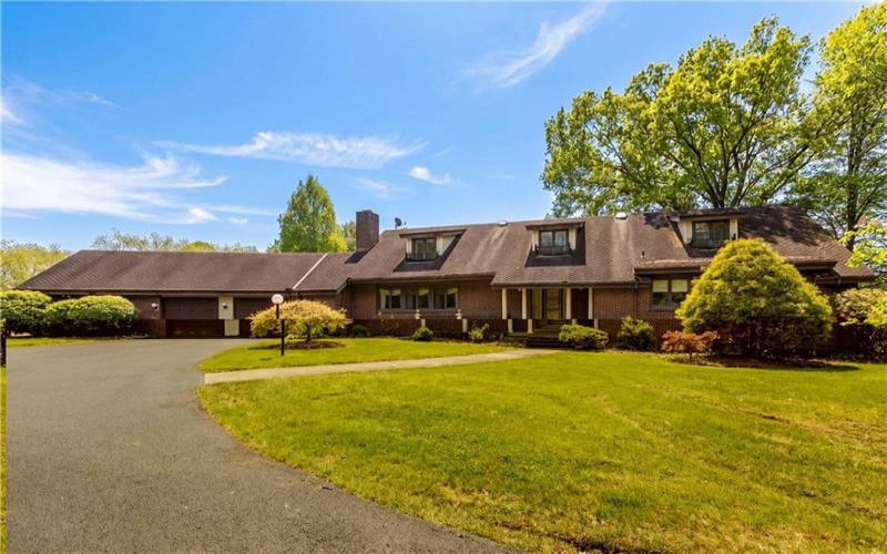 4437 twin oaks, Murrysville, 15668, 5 Bedroom Bedrooms, ,3 BathroomBathrooms,Residential,For Sale,twin oaks,1751158