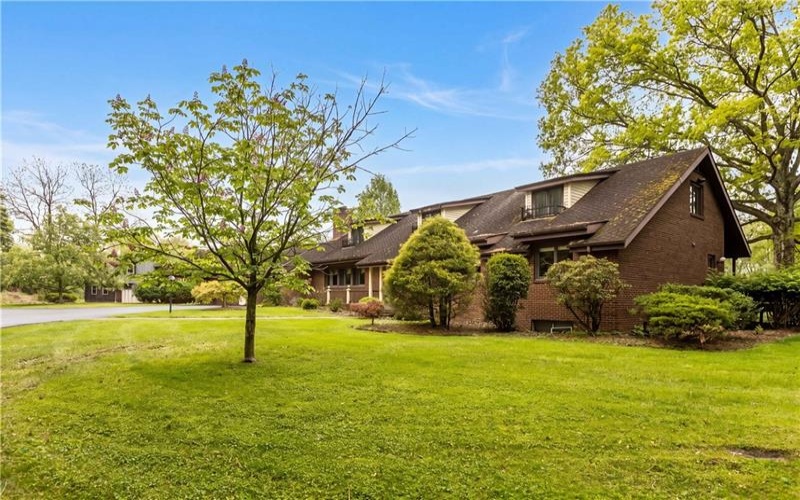 4437 twin oaks, Murrysville, 15668, 5 Bedroom Bedrooms, ,3 BathroomBathrooms,Residential,For Sale,twin oaks,1751158