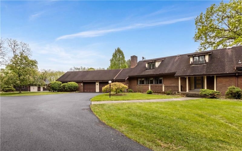 4437 twin oaks, Murrysville, 15668, 5 Bedroom Bedrooms, ,3 BathroomBathrooms,Residential,For Sale,twin oaks,1751158