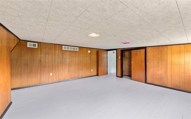 147 W Pennsylvania Avenue, New Stanton, 15601, ,Commercial-industrial-business,For Sale,W Pennsylvania Avenue,1773585