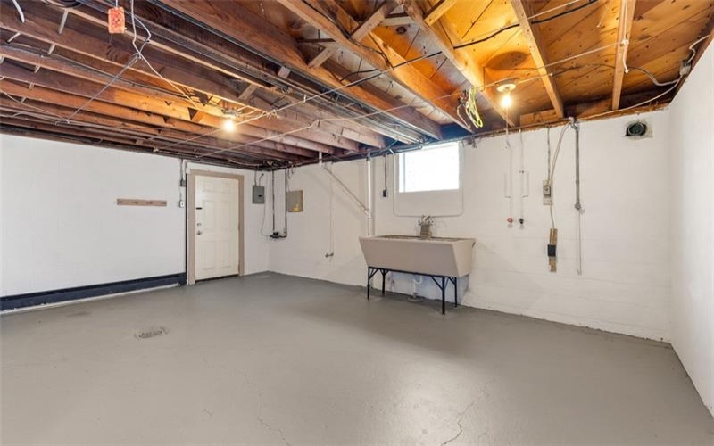 147 W Pennsylvania Avenue, New Stanton, 15601, ,Commercial-industrial-business,For Sale,W Pennsylvania Avenue,1773585