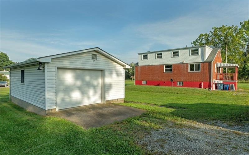 147 W Pennsylvania Avenue, New Stanton, 15601, ,Commercial-industrial-business,For Sale,W Pennsylvania Avenue,1773585