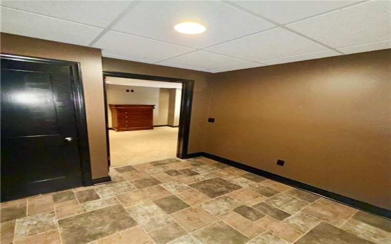 5 1/2 Gallatin Ave, Uniontown, 15401, 2 Bedroom Bedrooms, ,2 BathroomBathrooms,Lease,For Rent,Gallatin Ave,1774667