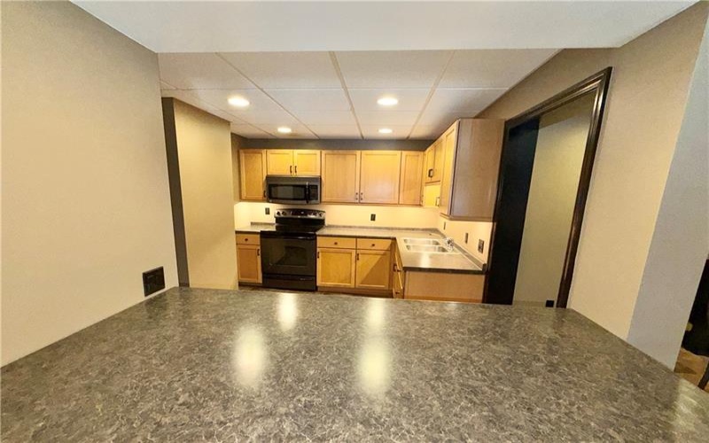 5 1/2 Gallatin Ave, Uniontown, 15401, 2 Bedroom Bedrooms, ,2 BathroomBathrooms,Lease,For Rent,Gallatin Ave,1774667