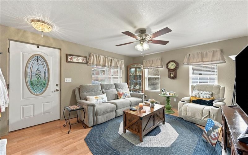 305 3rd St, Derry, 15627, 2 Bedroom Bedrooms, 7 Room Rooms,2.1 BathroomBathrooms,Residential,For Sale,3rd St,1775015