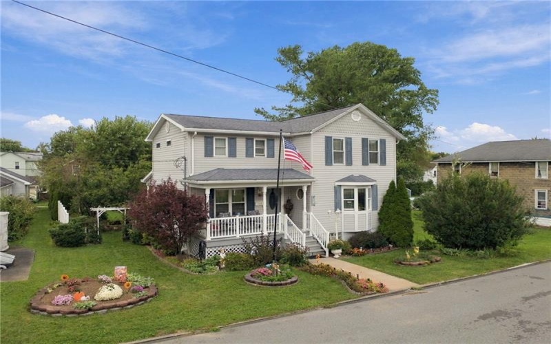 305 3rd St, Derry, 15627, 2 Bedroom Bedrooms, 7 Room Rooms,2.1 BathroomBathrooms,Residential,For Sale,3rd St,1775015