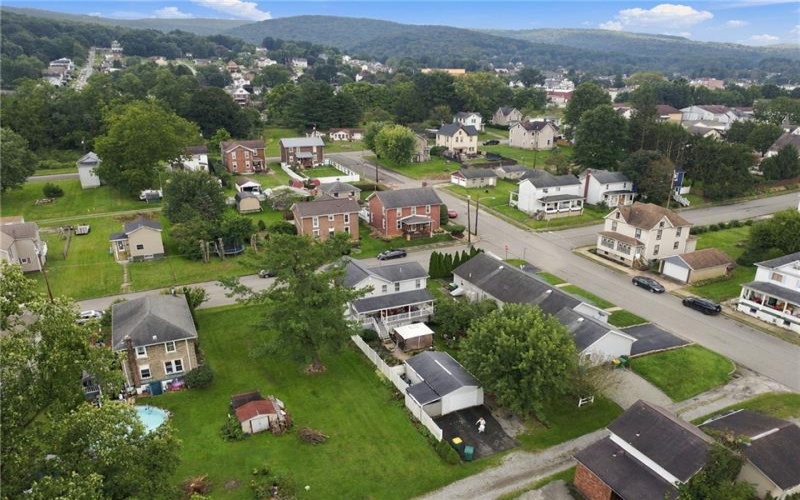 305 3rd St, Derry, 15627, 2 Bedroom Bedrooms, 7 Room Rooms,2.1 BathroomBathrooms,Residential,For Sale,3rd St,1775015
