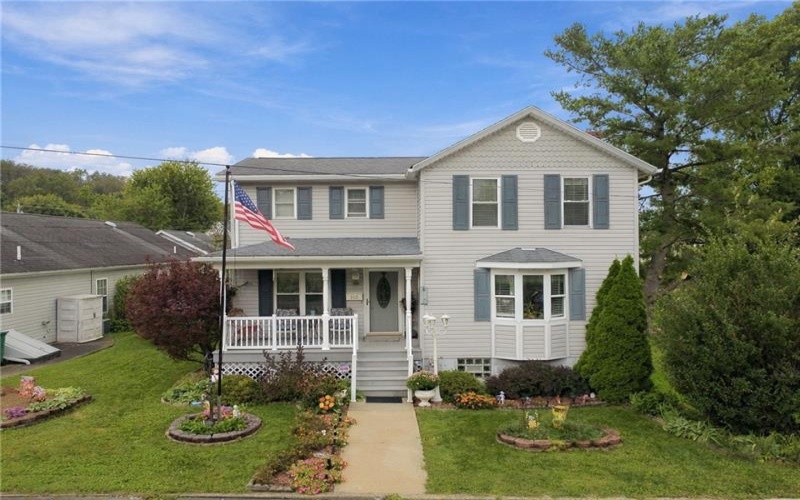 305 3rd St, Derry, 15627, 2 Bedroom Bedrooms, 7 Room Rooms,2.1 BathroomBathrooms,Residential,For Sale,3rd St,1775015