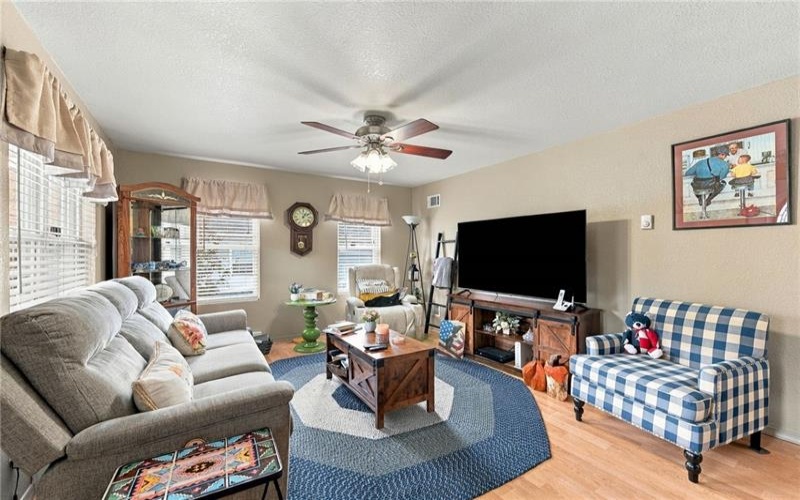 305 3rd St, Derry, 15627, 2 Bedroom Bedrooms, 7 Room Rooms,2.1 BathroomBathrooms,Residential,For Sale,3rd St,1775015