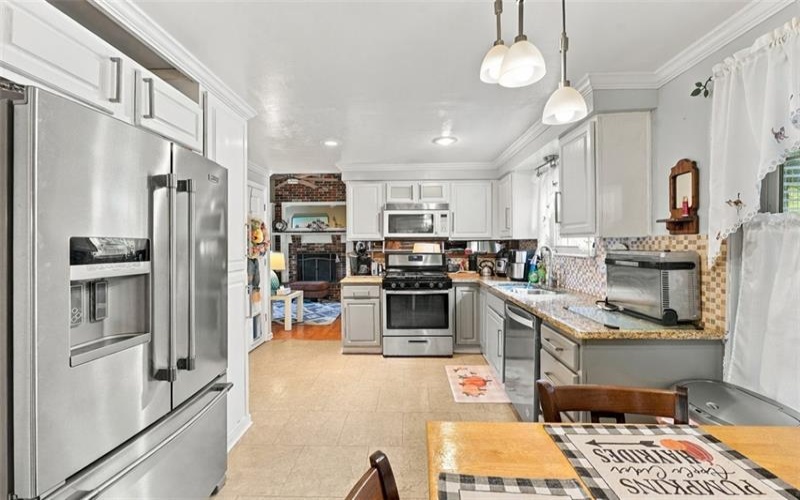 117 McCoal Lane, Upper Burrell, 15068, 3 Bedroom Bedrooms, 6 Room Rooms,2.1 BathroomBathrooms,Residential,For Sale,McCoal Lane,1775125