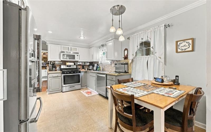 117 McCoal Lane, Upper Burrell, 15068, 3 Bedroom Bedrooms, 6 Room Rooms,2.1 BathroomBathrooms,Residential,For Sale,McCoal Lane,1775125