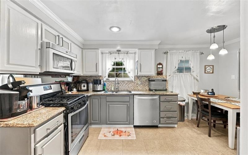 117 McCoal Lane, Upper Burrell, 15068, 3 Bedroom Bedrooms, 6 Room Rooms,2.1 BathroomBathrooms,Residential,For Sale,McCoal Lane,1775125
