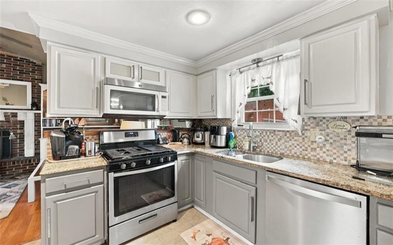 117 McCoal Lane, Upper Burrell, 15068, 3 Bedroom Bedrooms, 6 Room Rooms,2.1 BathroomBathrooms,Residential,For Sale,McCoal Lane,1775125