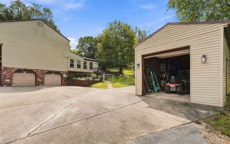 117 McCoal Lane, Upper Burrell, 15068, 3 Bedroom Bedrooms, 6 Room Rooms,2.1 BathroomBathrooms,Residential,For Sale,McCoal Lane,1775125