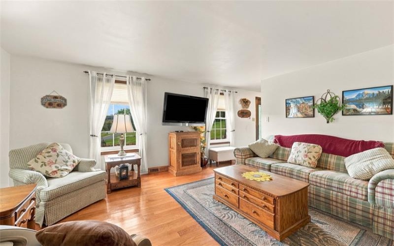 117 McCoal Lane, Upper Burrell, 15068, 3 Bedroom Bedrooms, 6 Room Rooms,2.1 BathroomBathrooms,Residential,For Sale,McCoal Lane,1775125