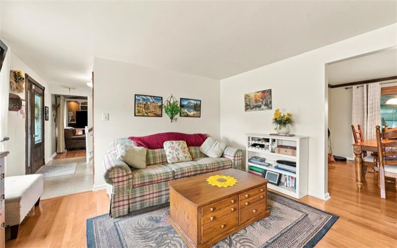 117 McCoal Lane, Upper Burrell, 15068, 3 Bedroom Bedrooms, 6 Room Rooms,2.1 BathroomBathrooms,Residential,For Sale,McCoal Lane,1775125