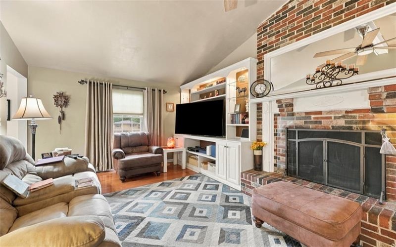 117 McCoal Lane, Upper Burrell, 15068, 3 Bedroom Bedrooms, 6 Room Rooms,2.1 BathroomBathrooms,Residential,For Sale,McCoal Lane,1775125