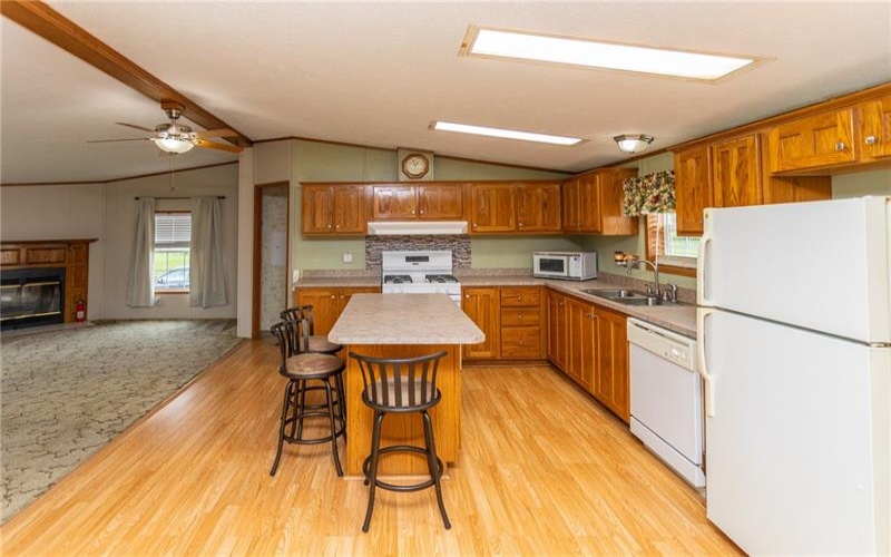 282 TEE Dr, TARRS, 15688, 3 Bedroom Bedrooms, 8 Room Rooms,2 BathroomBathrooms,Residential,For Sale,TEE Dr,1775139