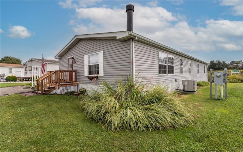 282 TEE Dr, TARRS, 15688, 3 Bedroom Bedrooms, 8 Room Rooms,2 BathroomBathrooms,Residential,For Sale,TEE Dr,1775139