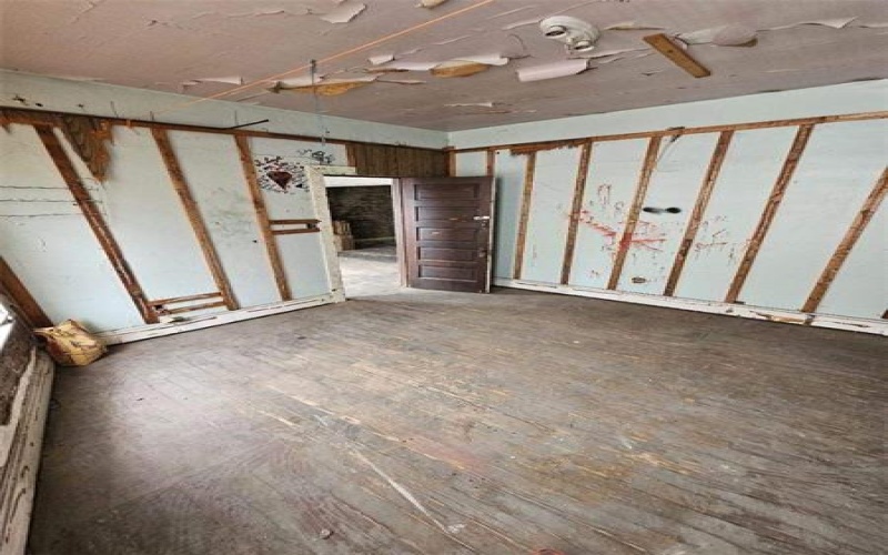 300 Longfellow, Vandergrift, 15690, ,Commercial-industrial-business,For Sale,Longfellow,1775144